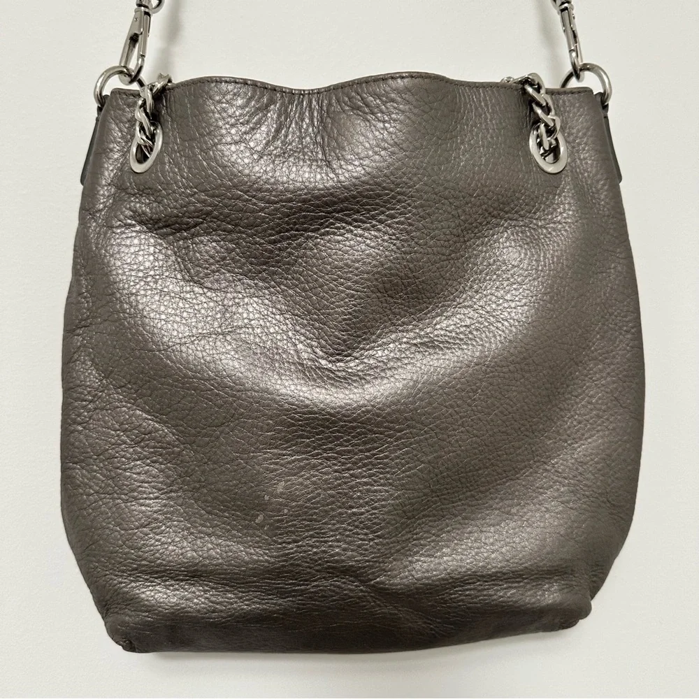 Michael Kors E-1212 Bucket Tote Metallic Silver Purse Crossbody 2 Way Purse GUC
